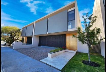 Casa en  Fraccionamiento Cumbres Del Lago, Municipio De Querétaro