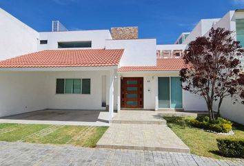 Casa en fraccionamiento en  Boulevard Lomas Poniente, Lomas De Angelópolis, Tlaxcalancingo, Puebla, México