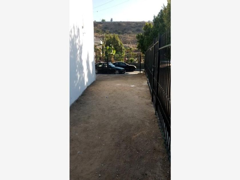 renta Casa en Ribera del Bosque, Tijuana (MX22-NS7393)