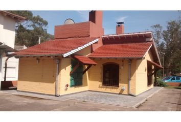 Casa en  Bosque Peralta Ramos, Mar Del Plata