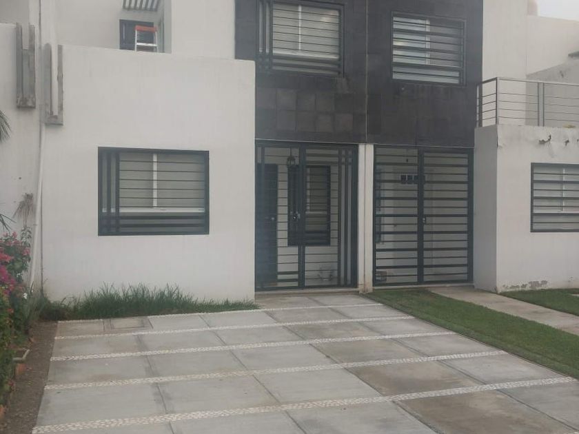 venta Casa en Sierra Nogal, León (EB-EC9184s)