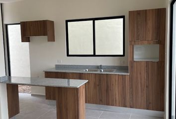 Casa en condominio en  Calle 34 679, Fraccionamiento Tixcacal Opichen, Mérida, Yucatán, 97249, Mex