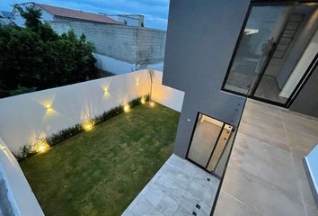 Casa en  Calle Lago Cuitzeo, Fraccionamiento La Condesa, Querétaro, 76230, Mex