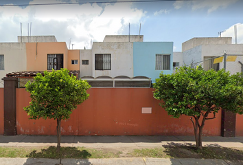 Casa en fraccionamiento en  Iglesia, Calle Joaquín Pajarito, Los Pajaritos, Tonalá, Jalisco, 45428, Mex