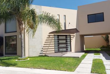 Casa en condominio en  Circuito Puertas Del Sol, Fraccionamiento Puerta Real, Corregidora, Querétaro, 76910, Mex