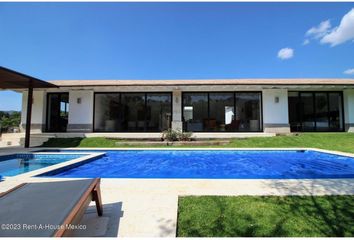 Casa en  Avándaro, Valle De Bravo