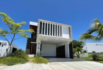 Casa en  Marina Mazatlán, Mazatlán