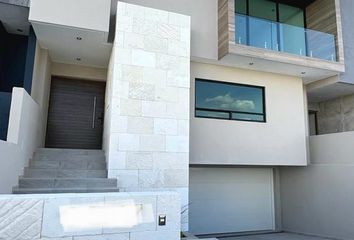 Casa en  Calle Lago Zirahuén 1022-1022, Fraccionamiento Cumbres Del Lago, Querétaro, 76230, Mex