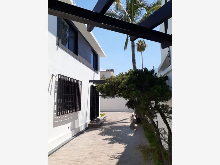 venta Casa en Altavista Sur, Monterrey (MX20-IQ1222)