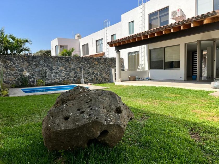 venta Casa en Villas del Lago, Cuernavaca, Cuernavaca, Morelos  (MX23-OK5871)