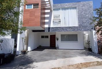 Casa en fraccionamiento en  Mayorazgo Corralejo, Fracc El Mayorazgo Residencial, León, Guanajuato, 37547, Mex