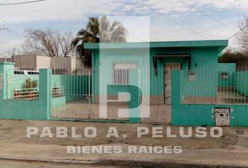 Casa en  Calle Bynon 3923, Castelar, Morón, Morán, B1712, Provincia De Buenos Aires, Arg