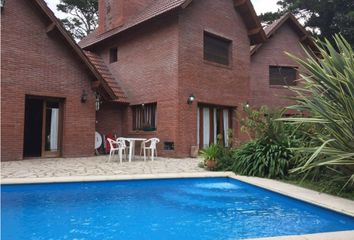 Casa en  Bosque Peralta Ramos, Mar Del Plata