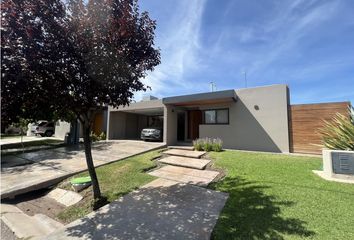 Casa en  Luján De Cuyo, Mendoza