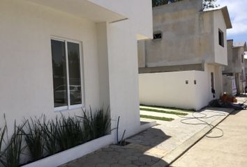 Casa en fraccionamiento en  2 De Abril, Coatepec, Coatepec, Veracruz