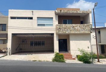 Casa en  Juan De Grijalva 224, Paseo De Los Leones, Cumbres 4to Sector, Monterrey, Nuevo León, 64610, Mex