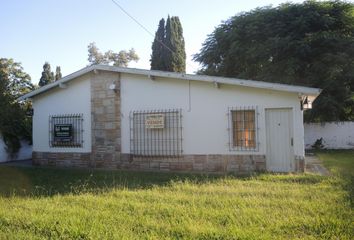 Casa en  Salvador María, Partido De Lobos