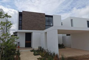 Casa en  Calle 21, Cholul, Mérida, Yucatán, 97305, Mex