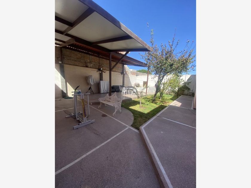 venta Casa en Fraccionamiento Ampliación la Rosita, Torreón (MX23-OF8398)-  