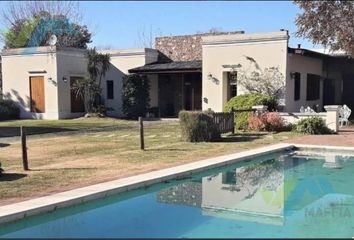 Casa en  Santa Catalina (luján), Partido De Luján