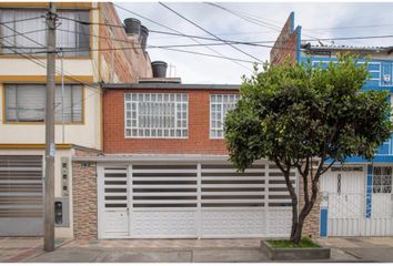 Casa en  Primavera Sur-occ., Bogotá