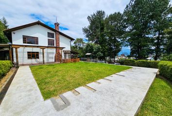 Terreno Comercial en  Miravalle, Nayón, Quito