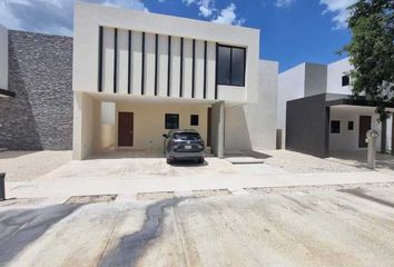 Casa en condominio en  Pueblo Cholul, Mérida, Yucatán