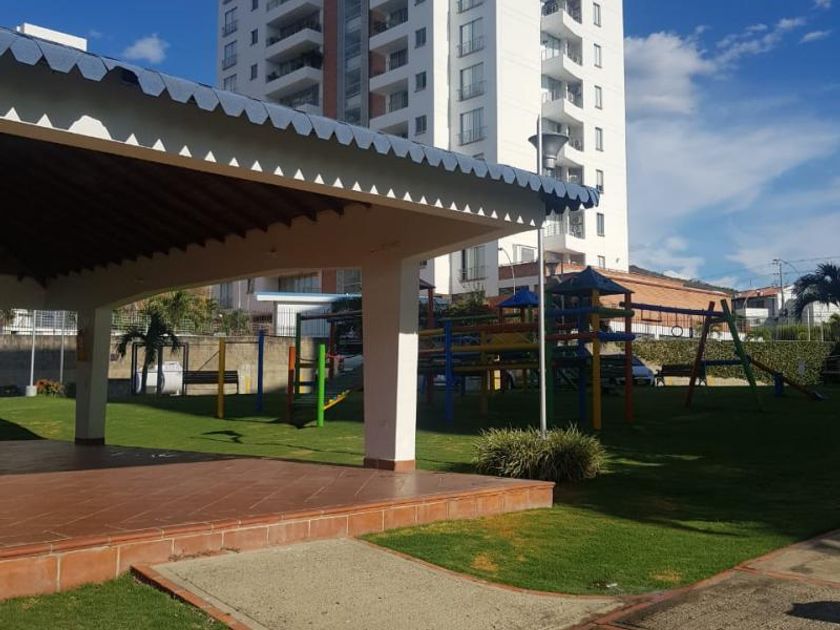 arriendo Apartamento en El Centro, Cúcuta (AVRA465)