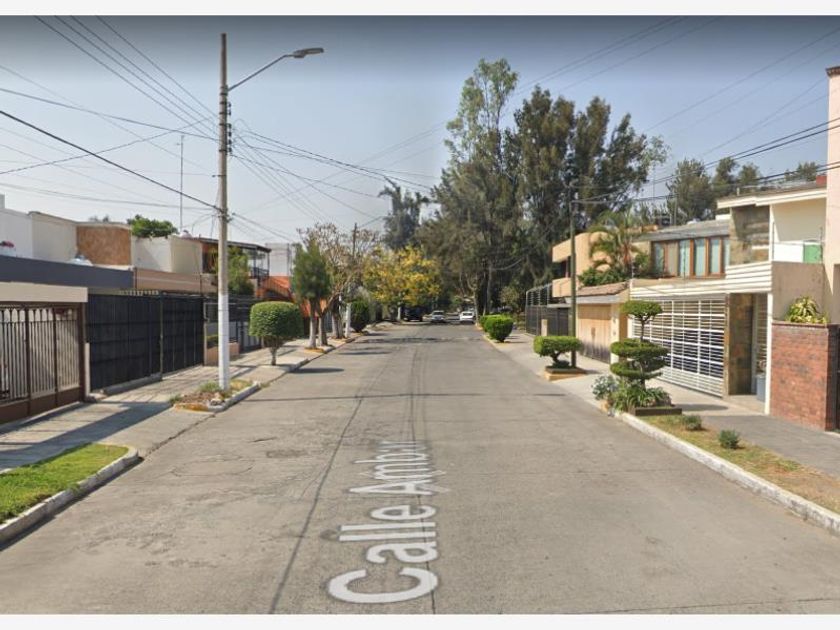 venta Casa en Zapopan Centro, Zapopan, Jalisco (MX22NH4053) icasas.mx