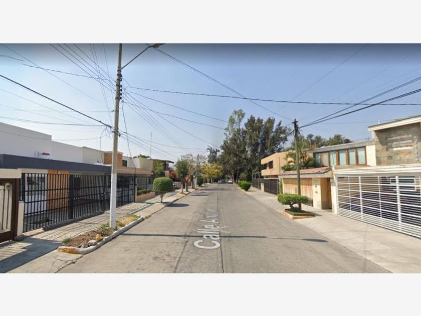 venta Casa en Zapopan Centro, Zapopan, Jalisco (MX22NH4053) icasas.mx