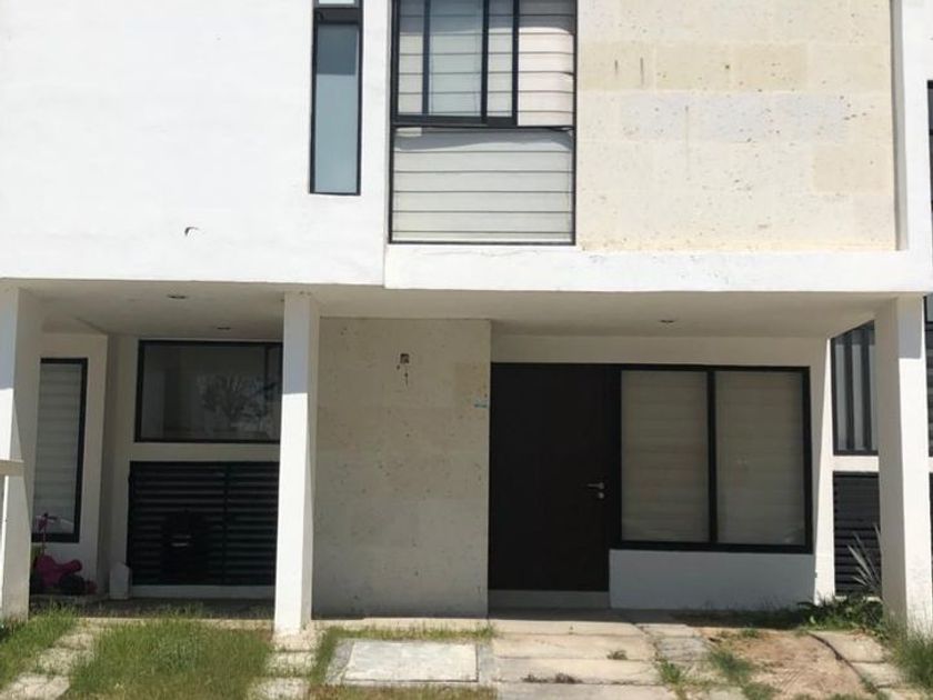 renta Casa en Complejo La Cima, León (EB-GL8811r)