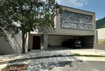Casa en  Portal Del Huajuco, Monterrey