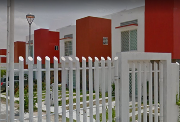 Casa en fraccionamiento en  Avenida Guamuchil, Residencial Bonanza, Tuxtla Gutiérrez, Chiapas, México