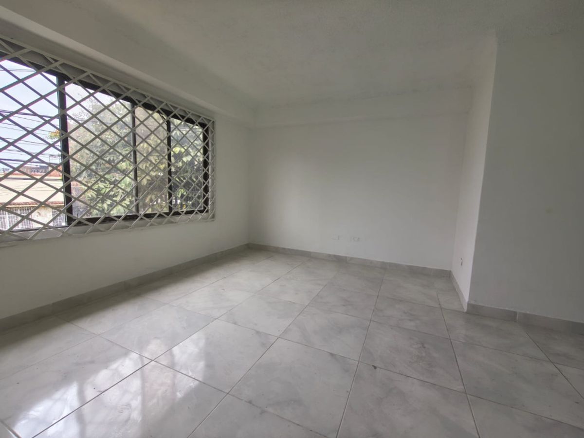 Apartamento en arriendo Champagnat (Sur) en Champagnat