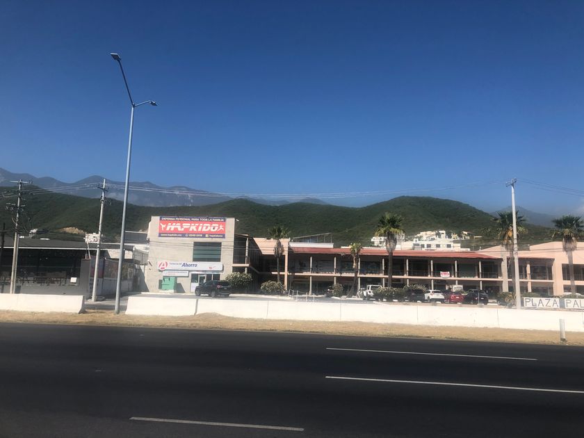 renta Local comercial en Palmares Residencial, Monterrey (27LR4428