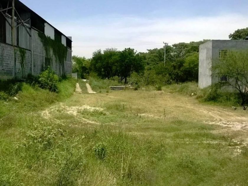 venta Lote de Terreno en Cerradas de Bugambilias, Guadalupe, Nuevo León  (40-TV-5904)