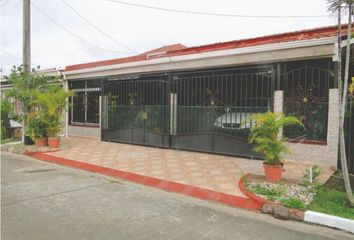 Casa en  Rufina Alfaro, San Miguelito