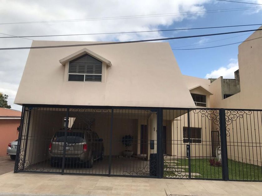 venta Casa en Colinas de San Jerónimo, Monterrey (28-CV-797)