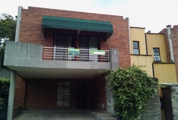 Casa en  Carrera 106 12b-2-12b-70, Urb. Ciudad Jardin, Cali, Valle Del Cauca, Col