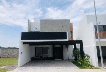 Casa en fraccionamiento en  Colegio Bilingüe Baltico, Fracc Lomas De La Rioja, Alvarado, Veracruz De Ignacio De La Llave, 95264, Mex