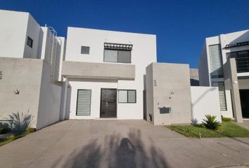 Casa en  Calle Julio Verne, Torreón, Coahuila De Zaragoza, 27013, Mex