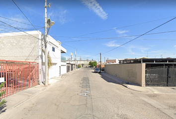 Casa en fraccionamiento en  Avenida De Los Godos 301-399, Fracc Villa Del Rey 3ra Etapa, Mexicali, Baja California, 21353, Mex