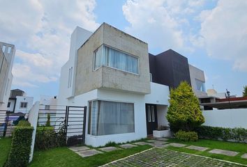 Casa en condominio en  San Gaspar Tlahuelilpan, Metepec