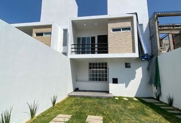 Casa en  Calle Camino A Casasano, Lázaro Cárdenas, Cuautla, Morelos, 62757, Mex