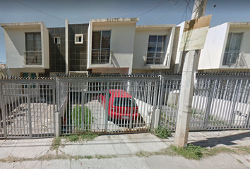 Casa en fraccionamiento en  Calle El Triángulo, Fraccionamiento Coto Del Carmen, Tlaquepaque, Jalisco, 45615, Mex