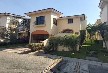 Casa en  Paseo Santa Cecilia, Colinas De San Javier, Zapopan, Jalisco, 45110, Mex