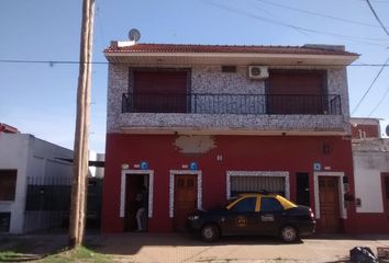 Casa en  Remedios De Escalada, Partido De Lanús