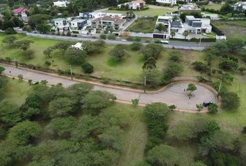 Terreno Comercial en  Cumbayá, Quito