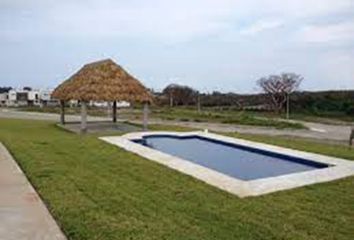 Casa en fraccionamiento en  14va Calle Río Jamapa, Fracc Lomas De La Rioja, Alvarado, Veracruz De Ignacio De La Llave, 95264, Mex