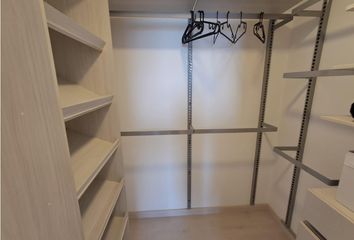 Apartamento en Calle 19, Villa Carlota, Comuna 14 - El Poblado, Perímetro Urbano Medellín, Medellín, Valle De Aburrá, Antioquia, Rap Del Agua Y La Montaña, 050021, Colombia